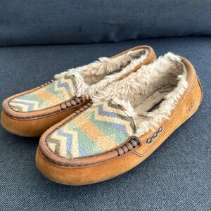 Womens Size 7 UGG Pendleton moccasins Slippers Aztec Pattern 2010220 Brown